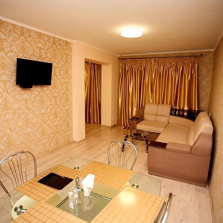 Poltava Luxury Apartments Almazniy Trade Center Esterno foto