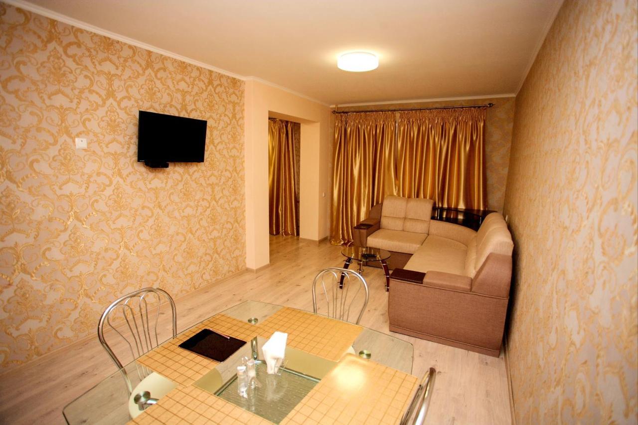 Poltava Luxury Apartments Almazniy Trade Center Esterno foto